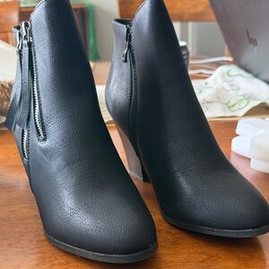 Journee Collection Black Ankle Boots WD-Vally